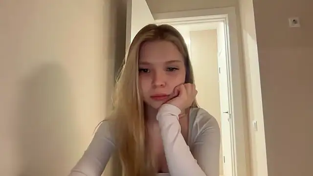 CandysRose online show from May 20, 2026, 6:49 pm