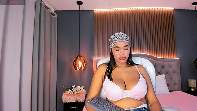 Tiffany  charm  online show from January 11, 2026, 3:24 am