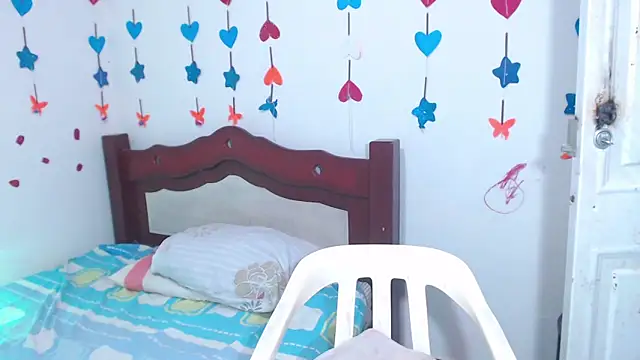 lorenacapelli online show from February 13, 2026, 1:11 pm