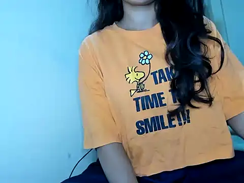 Snapshot of Queen-Bee143 chatting on February 25, 2026, 5:57 pm Queen-Bee143 online show from February 25, 2026, 5:57 pm