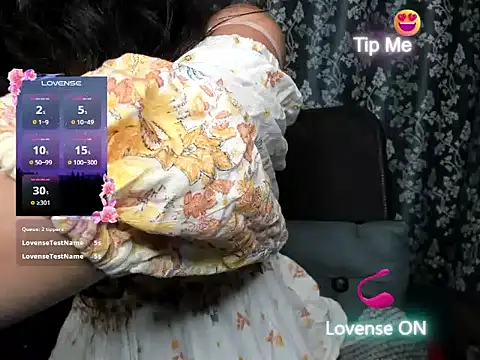 Snapshot of Queen-Bee143 chatting on March 2, 2026, 6:04 pm Queen-Bee143 online show from March 2, 2026, 6:04 pm