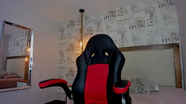 ALAHIACRUZ1 online show from February 19, 2026, 7:22 pm