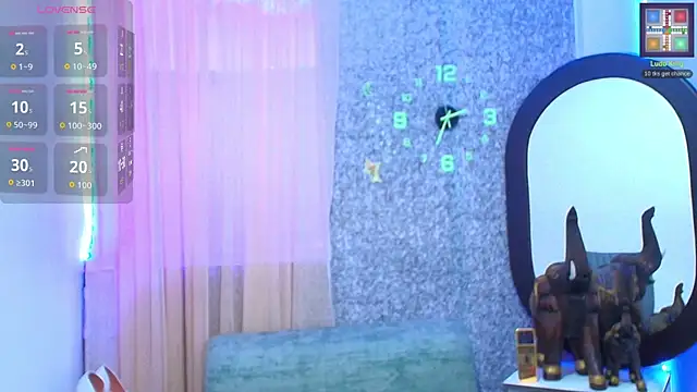 Snapshot of Sally_Ricci chatting on October 15, 2025, 12:02 pm Sally Ricci online show from October 15, 2025, 12:02 pm