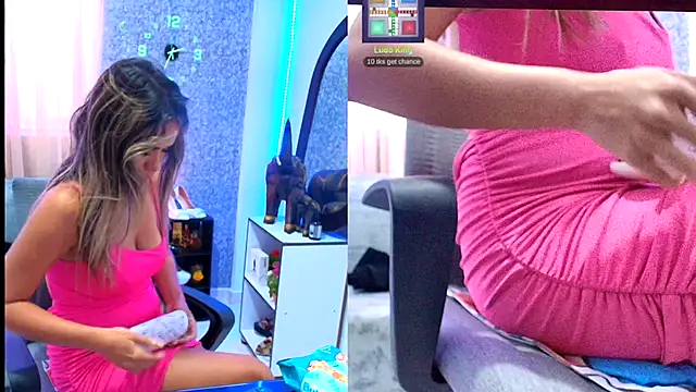 Snapshot of Sally_Ricci chatting on October 13, 2025, 1:12 pm Sally Ricci online show from October 13, 2025, 1:12 pm