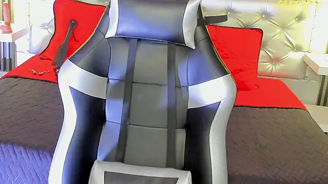 Snapshot of MaraBlake_ chatting on October 7, 2025, 9:05 pm MaraBlake online show from October 7, 2025, 9:05 pm