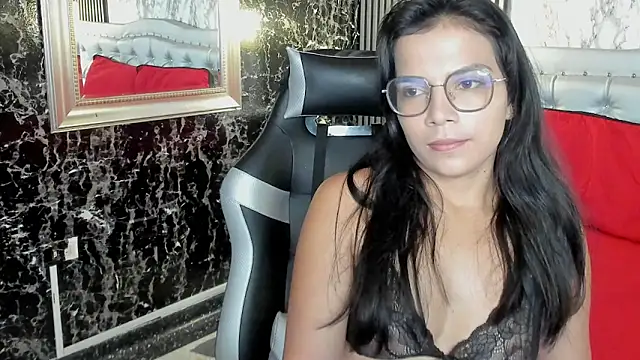 MaraBlake  online show from October 11, 2025, 8:32 pm