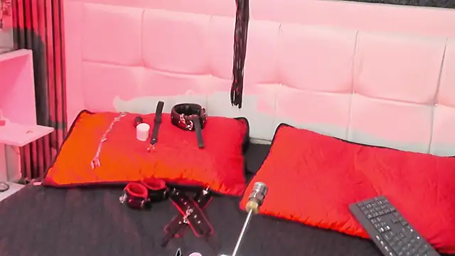 Snapshot of MaraBlake_ chatting on January 17, 2026, 2:04 am MaraBlake online show from January 17, 2026, 2:04 am