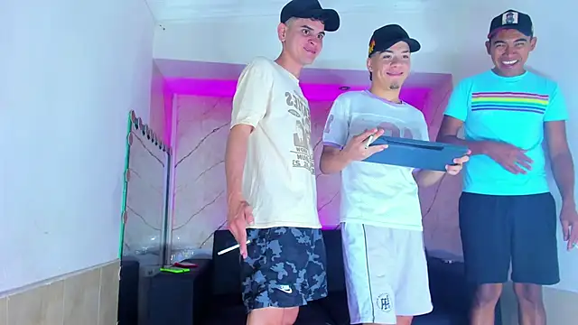 Snapshot of liam_coleman25 chatting on November 17, 2025, 4:49 am liam coleman25 online show from November 17, 2025, 4:49 am