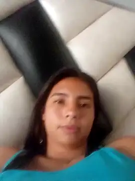 NileveSantanna online show from September 24, 2025, 9:43 pm