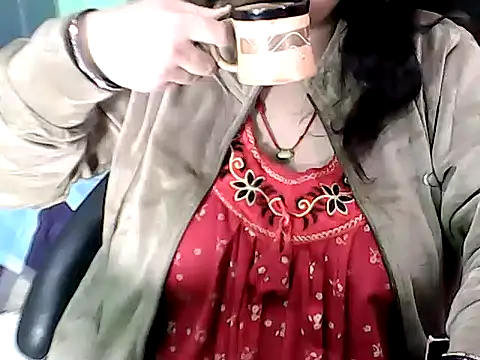 BABITA KUMARII online show from December 19, 2025, 4:42 pm