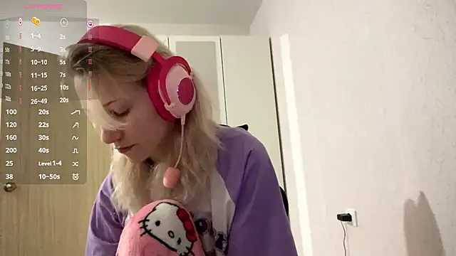 KandaceMassanelli online show from October 23, 2025, 8:24 am