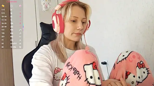 KandaceMassanelli online show from October 4, 2025, 10:17 am