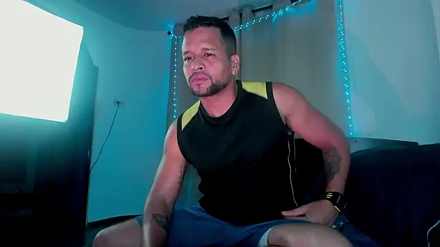 LucasGaeel online show from October 2, 2025, 3:54 am