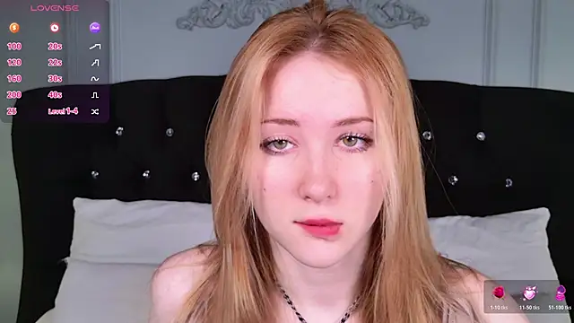 LiraKink online show from April 9, 2026, 4:25 am