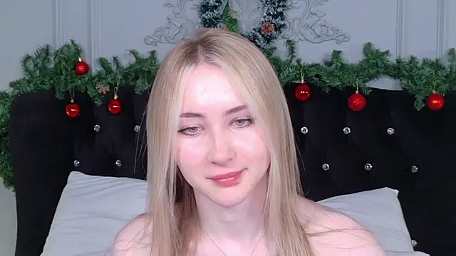 LiraKink online show from December 22, 2025, 3:50 am