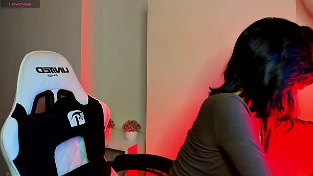 Michelle Murray online show from October 6, 2025, 1:07 am