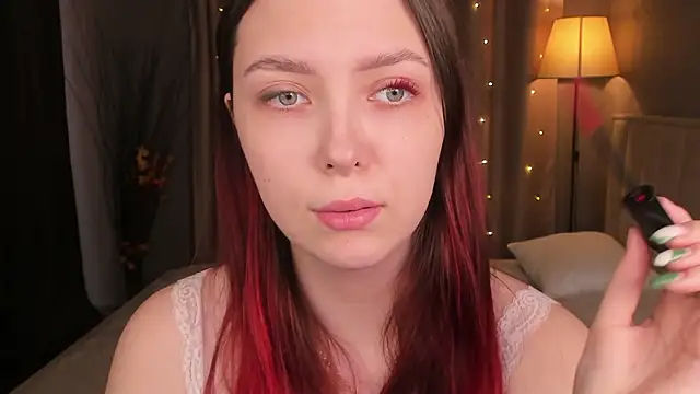 Monica  Queen online show from March 7, 2026, 5:25 am