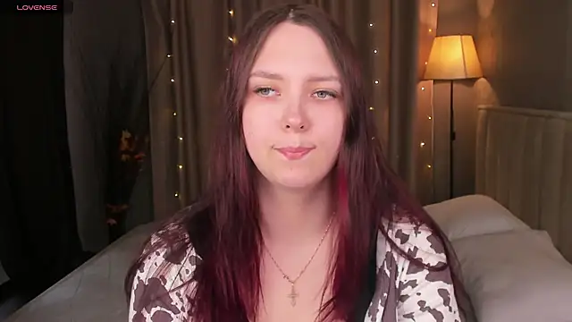 Monica  Queen online show from April 13, 2026, 5:22 am