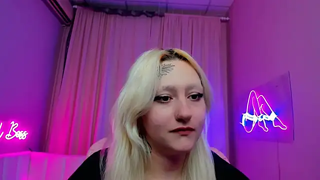 JuliaSharkk online show from September 30, 2025, 1:55 am