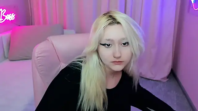 JuliaSharkk online show from September 24, 2025, 3:40 pm