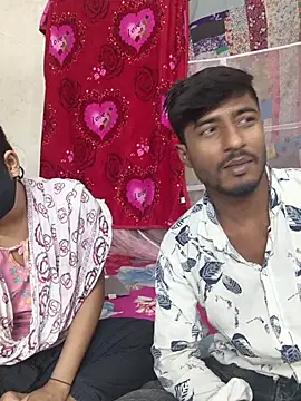 Love Queen11 online show from November 11, 2025, 6:58 pm