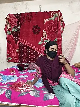 Snapshot of Love_Queen11 chatting on February 8, 2026, 4:48 pm Love Queen11 online show from February 8, 2026, 4:48 pm