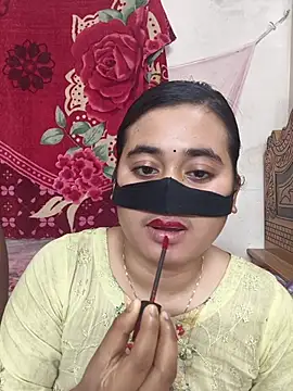 Snapshot of Love_Queen11 chatting on February 17, 2026, 4:04 pm Love Queen11 online show from February 17, 2026, 4:04 pm