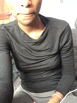 Caramel102004 online show from June 4, 2026, 11:48 am