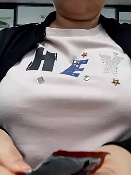 Snapshot of Kimkhaepretty chatting on November 7, 2025, 3:11 am Kimkhaepretty online show from November 7, 2025, 3:11 am