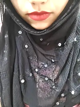 Snapshot of Miss_Rose__ chatting on November 21, 2025, 5:01 pm Miss Rose online show from November 21, 2025, 5:01 pm