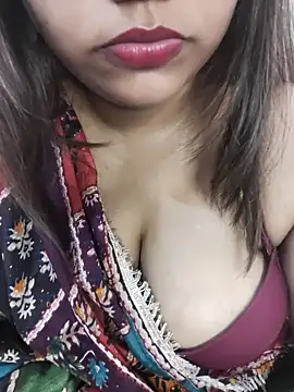 Snapshot of Miss_Rose__ chatting on November 3, 2025, 6:18 am Miss Rose online show from November 3, 2025, 6:18 am