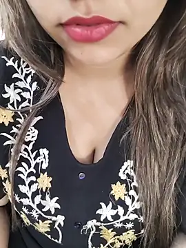 Snapshot of Miss_Rose__ chatting on November 15, 2025, 4:38 am Miss Rose online show from November 15, 2025, 4:38 am