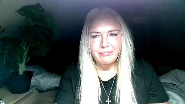 Sandy-Summer online show from September 26, 2025, 5:42 pm