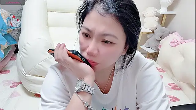 Huanhuan- online show from June 3, 2026, 4:33 pm