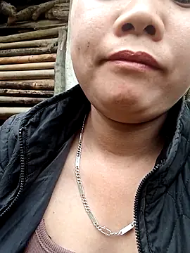 Snapshot of Samyy_xx chatting on February 5, 2026, 12:50 am Samyy xx online show from February 5, 2026, 12:50 am