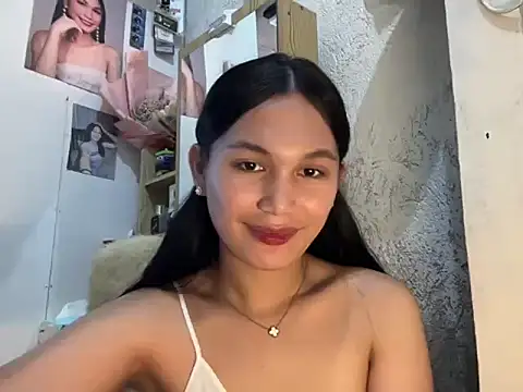 Snapshot of FelicityLincoln chatting on April 8, 2026, 7:32 am FelicityLincoln online show from April 8, 2026, 7:32 am