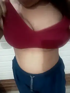 Minakshi 677 online show from December 18, 2025, 5:28 pm