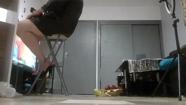 vanessadeesse online show from April 12, 2026, 3:48 pm