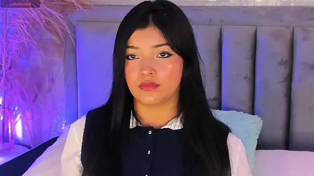 EmmaBlossom online show from October 30, 2025, 7:33 pm