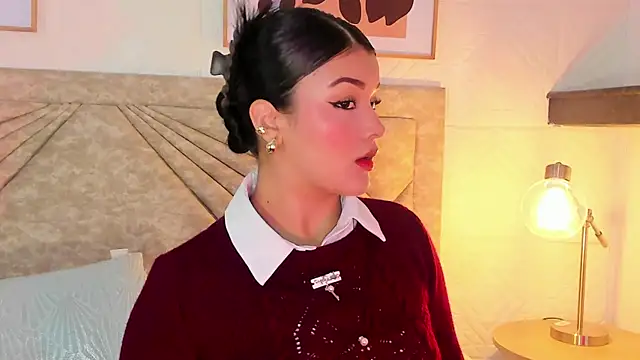 Snapshot of EmmaBlossom chatting on February 5, 2026, 12:45 pm EmmaBlossom online show from February 5, 2026, 12:45 pm