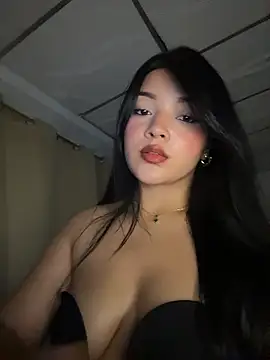 Snapshot of EmmaBlossom chatting on March 1, 2026, 3:06 am EmmaBlossom online show from March 1, 2026, 3:06 am