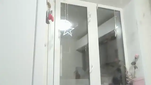 Cynariva online show from November 21, 2025, 1:43 pm