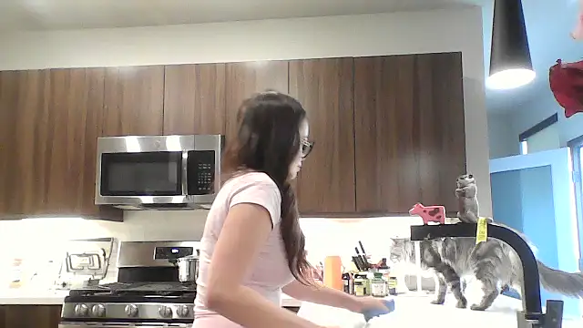 Snapshot of Elyrisse chatting on October 26, 2025, 11:05 pm Elyrisse online show from October 26, 2025, 11:05 pm