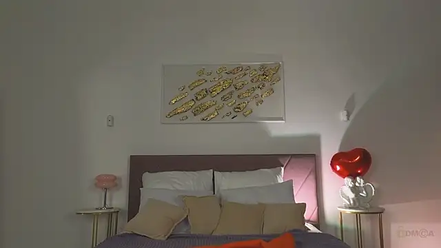 Nicole Broown  online show from February 22, 2026, 9:16 pm