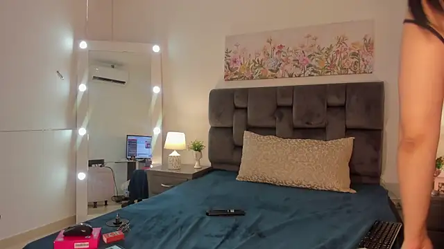 Snapshot of Antonella_Maxwell chatting on February 12, 2026, 8:41 pm Antonella Maxwell online show from February 12, 2026, 8:41 pm