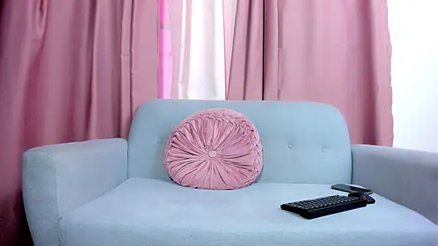 royal fantasy online show from October 1, 2025, 7:51 pm