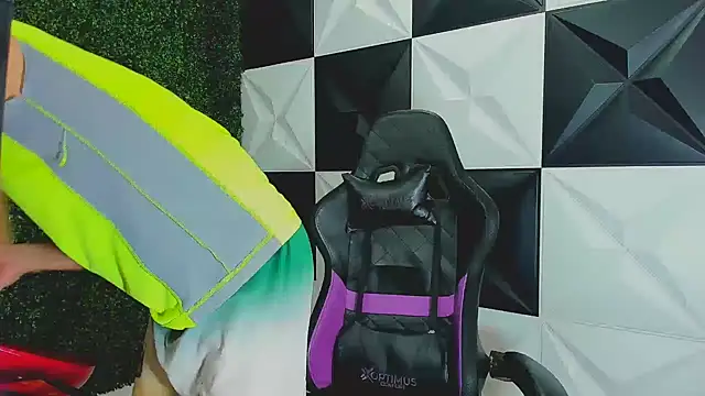 Snapshot of xion_ez chatting on October 5, 2025, 8:10 pm xion ez online show from October 5, 2025, 8:10 pm