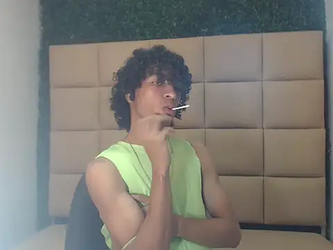 Snapshot of xion_ez chatting on October 6, 2025, 9:37 pm xion ez online show from October 6, 2025, 9:37 pm