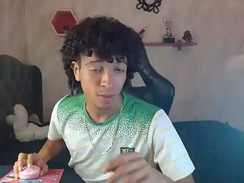 Snapshot of xion_ez chatting on October 14, 2025, 9:58 pm xion ez online show from October 14, 2025, 9:58 pm