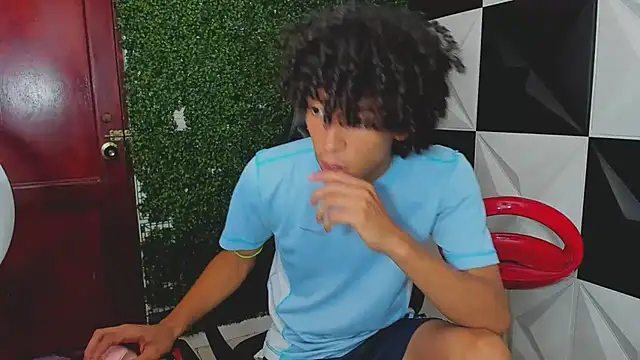 Snapshot of xion_ez chatting on October 13, 2025, 8:43 pm xion ez online show from October 13, 2025, 8:43 pm